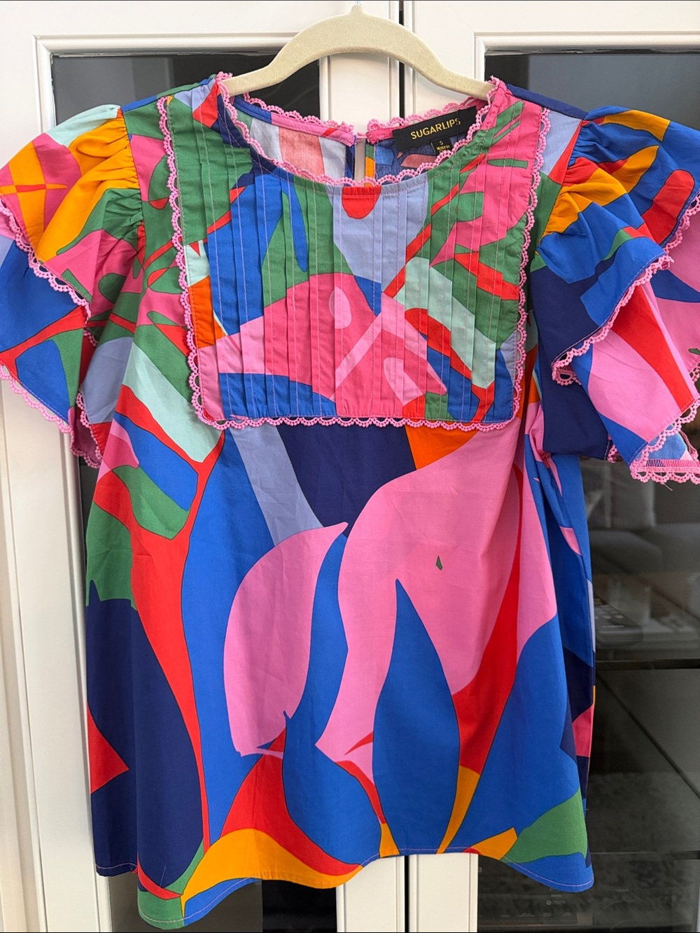NWT Sugarlips Abstract top. Size small